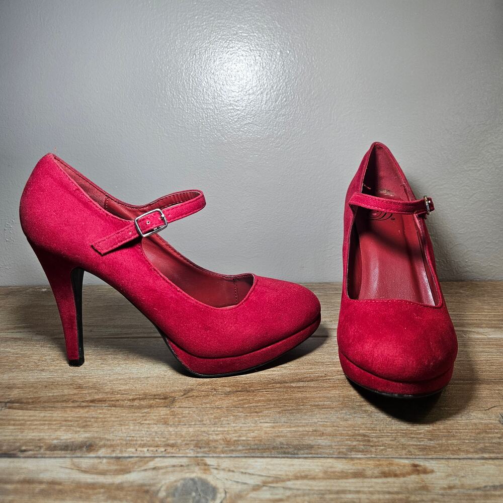 Y2K PinUp Heart in D Red Suede Ankle Strap Platform Heels Sz 7.5 M VintageVibe
